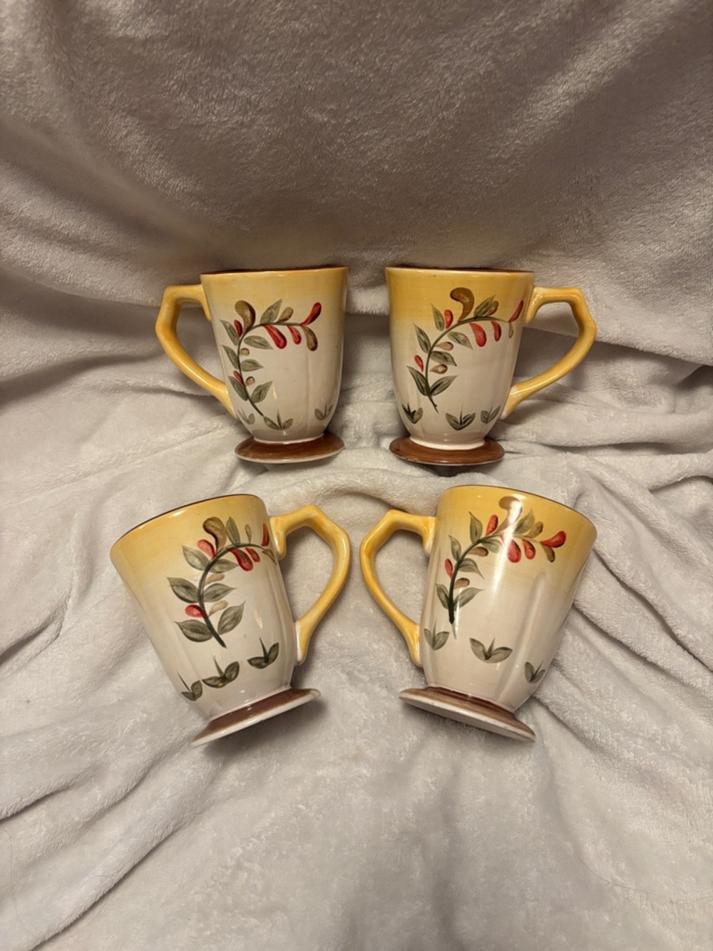 4 mugs / Better Homes And Gardens Yellow Floral Ceramic Mug Set - 4